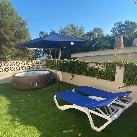 Independent House El Bosque *