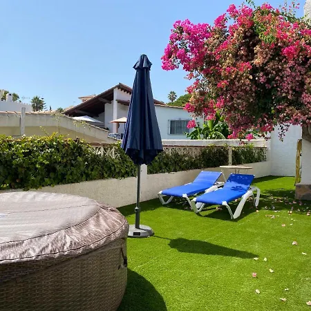 Independent House El Bosque *